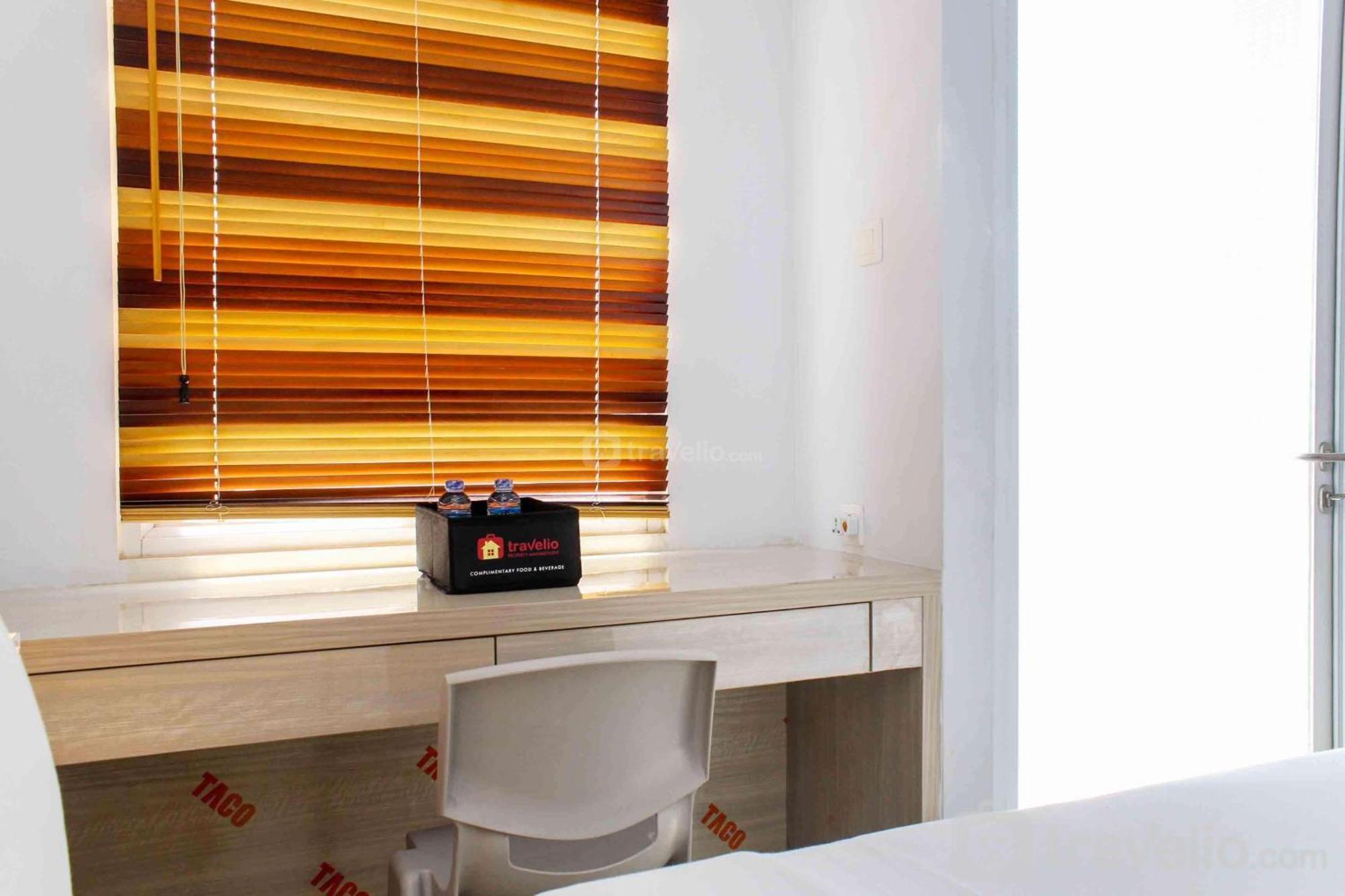 Comfy And Minimalist At Mustika Golf By Travelio Bekasi