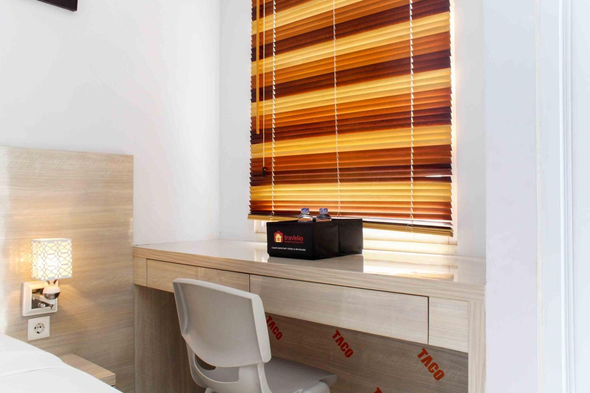 Comfy And Minimalist At Mustika Golf By Travelio Apartemen