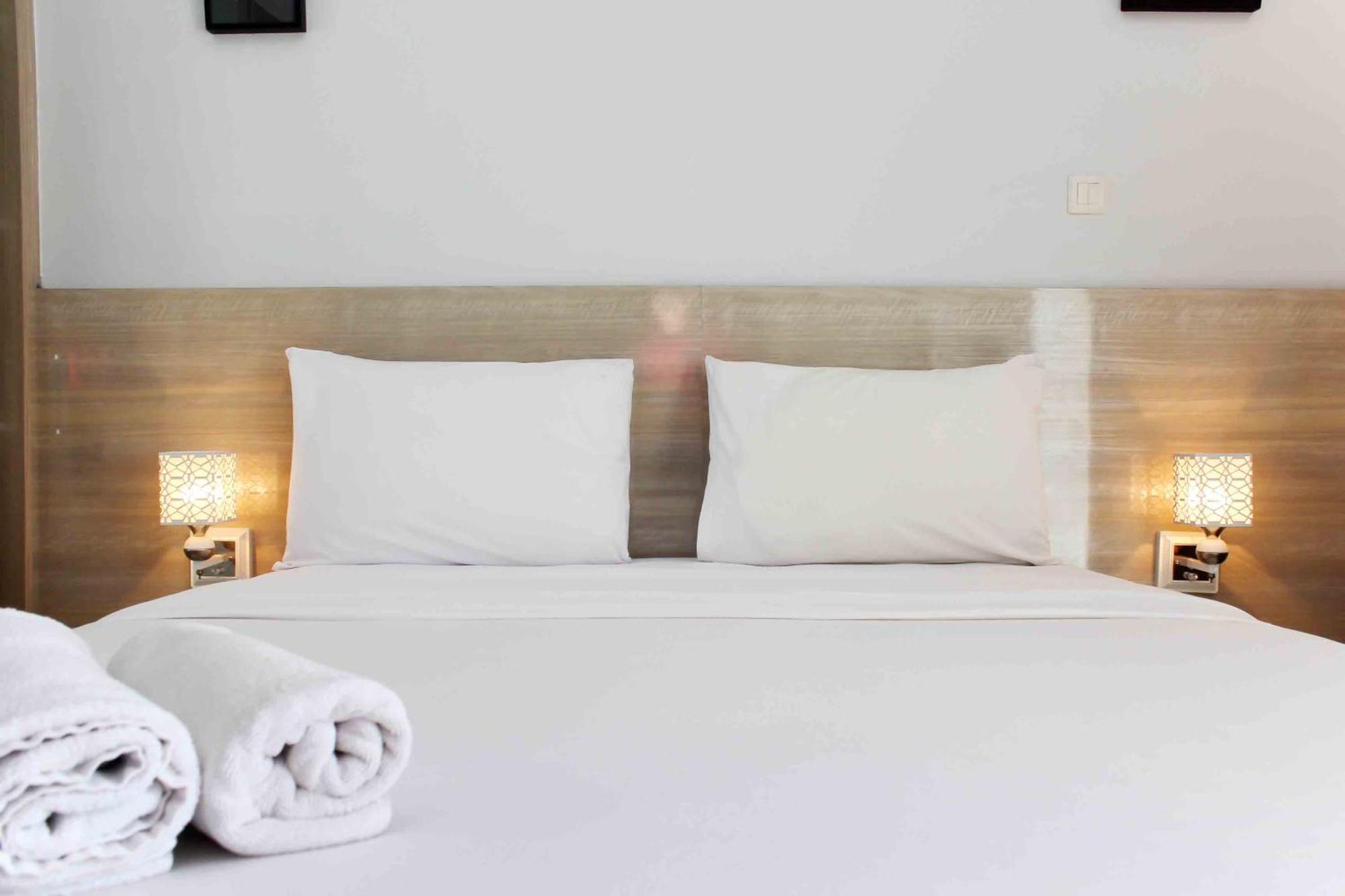 Comfy And Minimalist At Mustika Golf By Travelio Apartemen